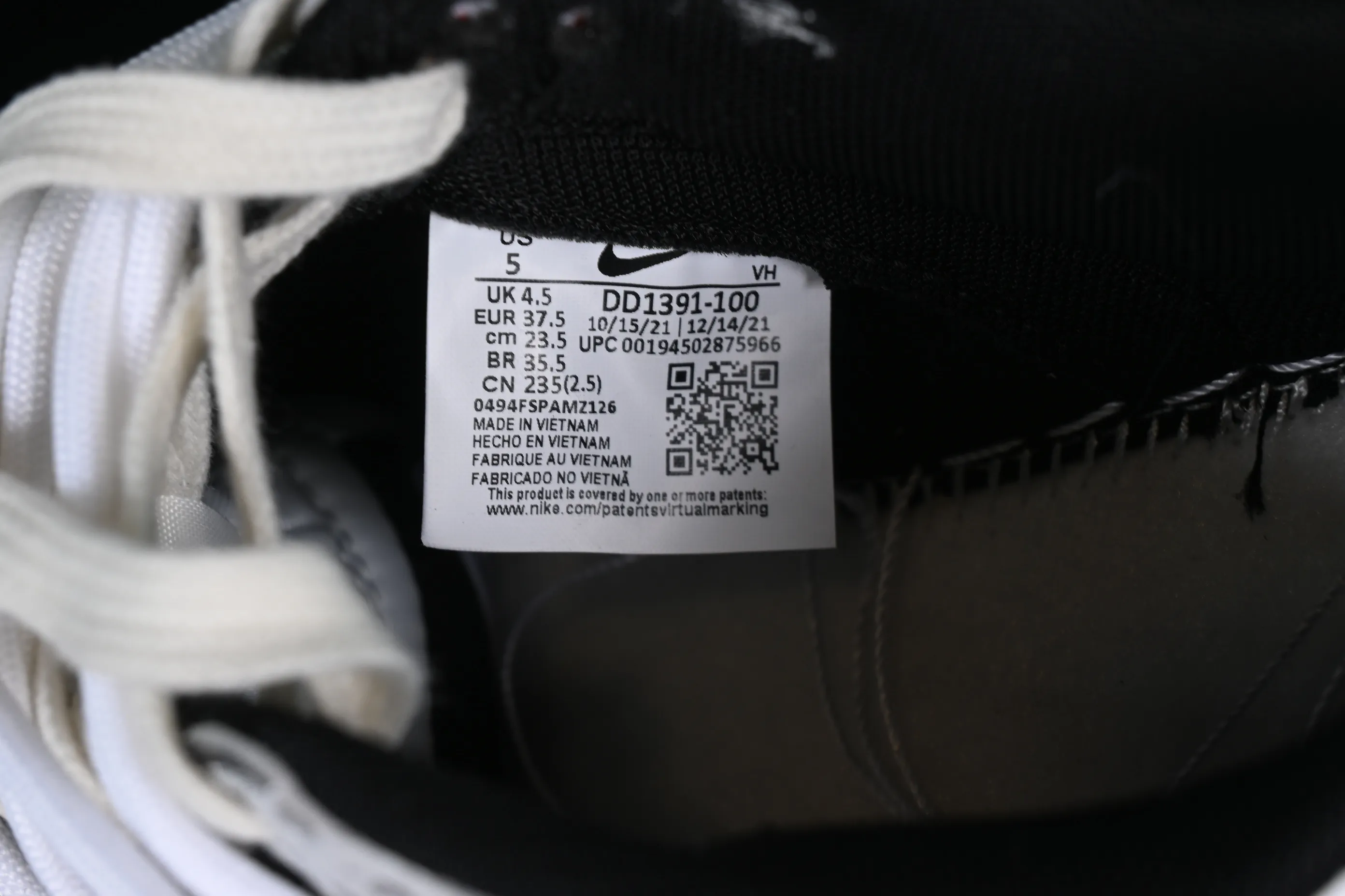 All categories Nk SB Dunk series Nk SB Dunk Low low-top sneakers Nk Dunk Low Skywalker black and white gray summer simple SB strap low-top casual sneakers DD1391-100